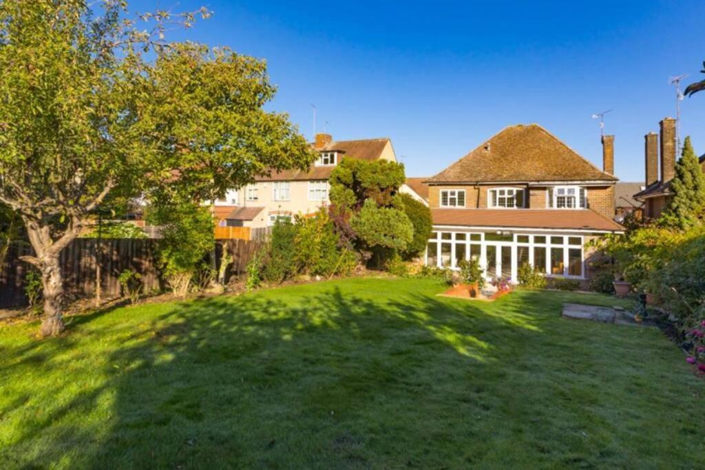 Rose Garden House Villa Luton  Bagian luar foto