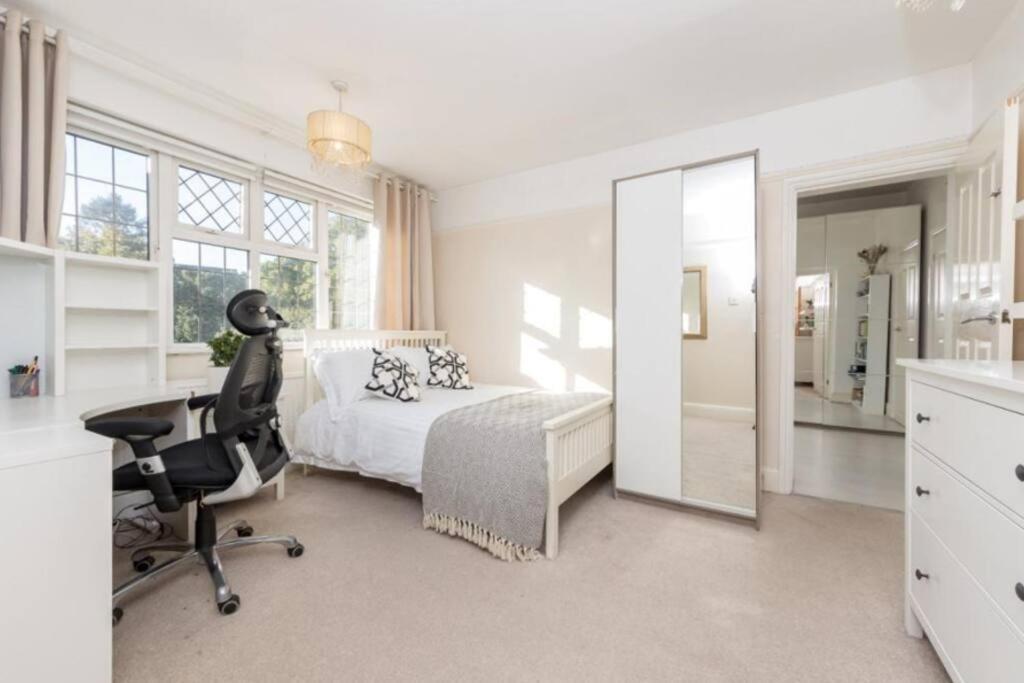 Rose Garden House Villa Luton  Bagian luar foto