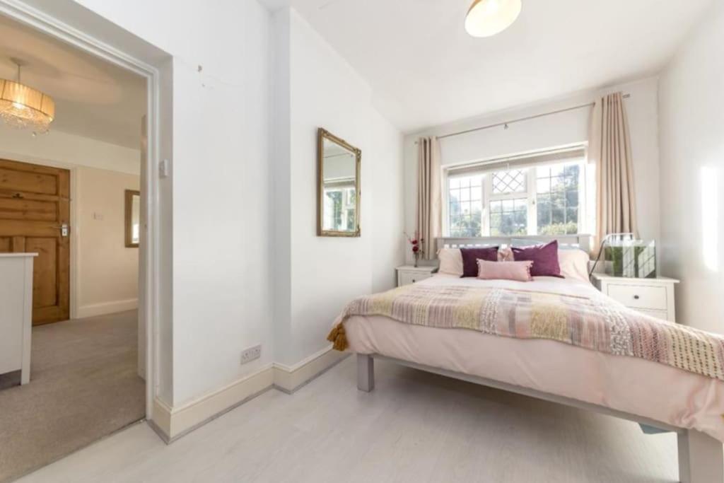 Rose Garden House Villa Luton  Bagian luar foto