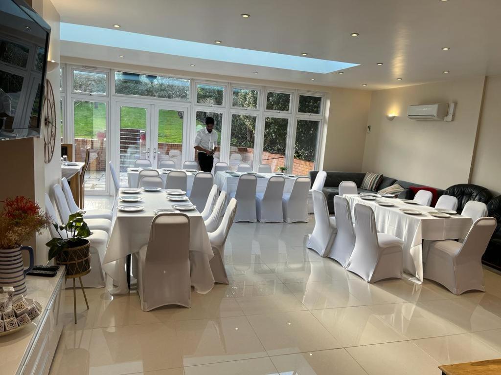 Rose Garden House Villa Luton  Bagian luar foto